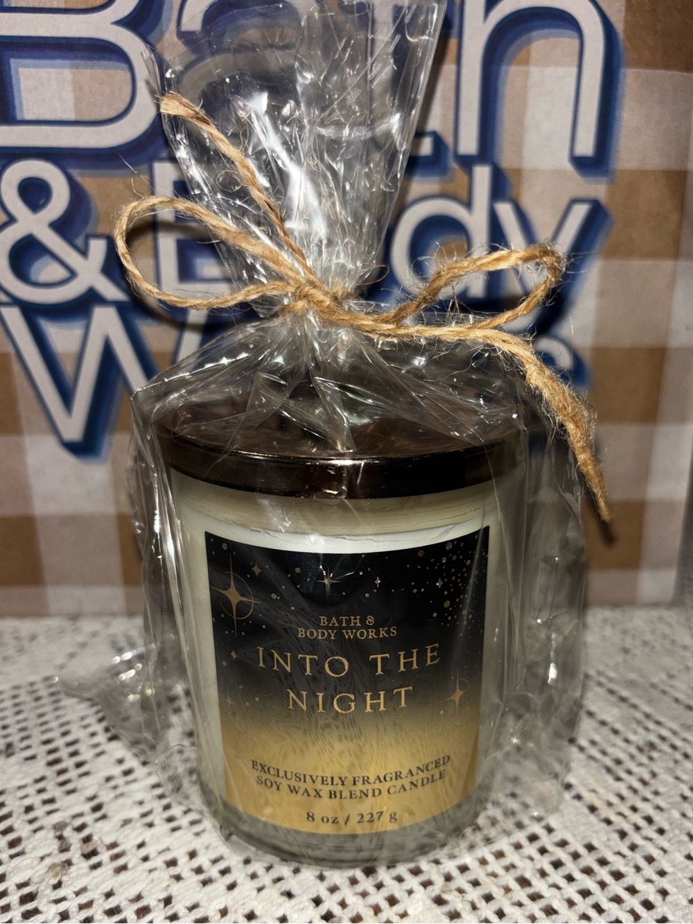 (2026)Bath & Body Works Into The Night Candle - White & Black